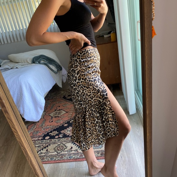 LEOPARD SKIRT - Picture 3 of 6